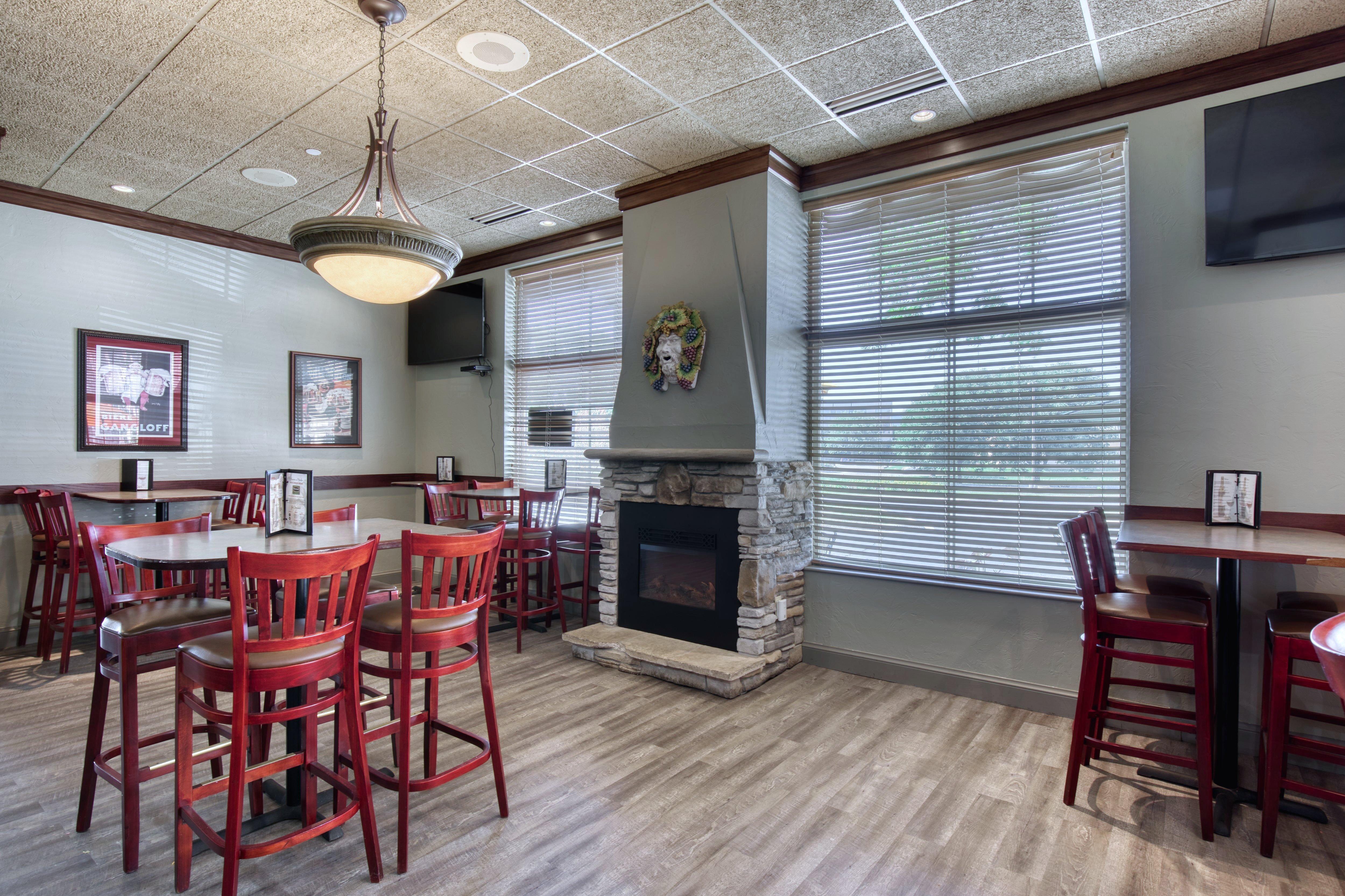 Holiday Inn Hotel & Suites Madison West - Middleton By Ihg Екстериор снимка
