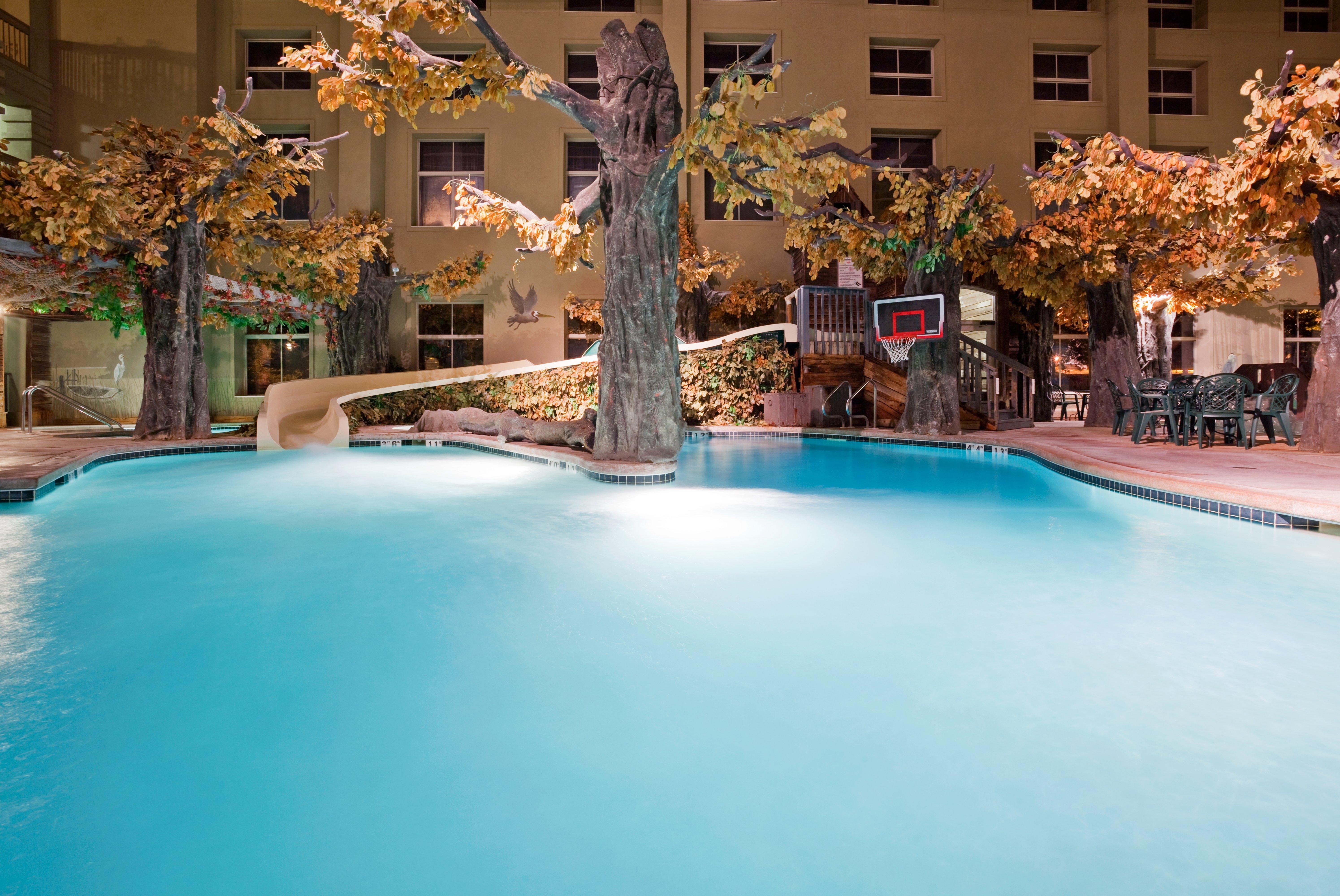 Holiday Inn Hotel & Suites Madison West - Middleton By Ihg Екстериор снимка
