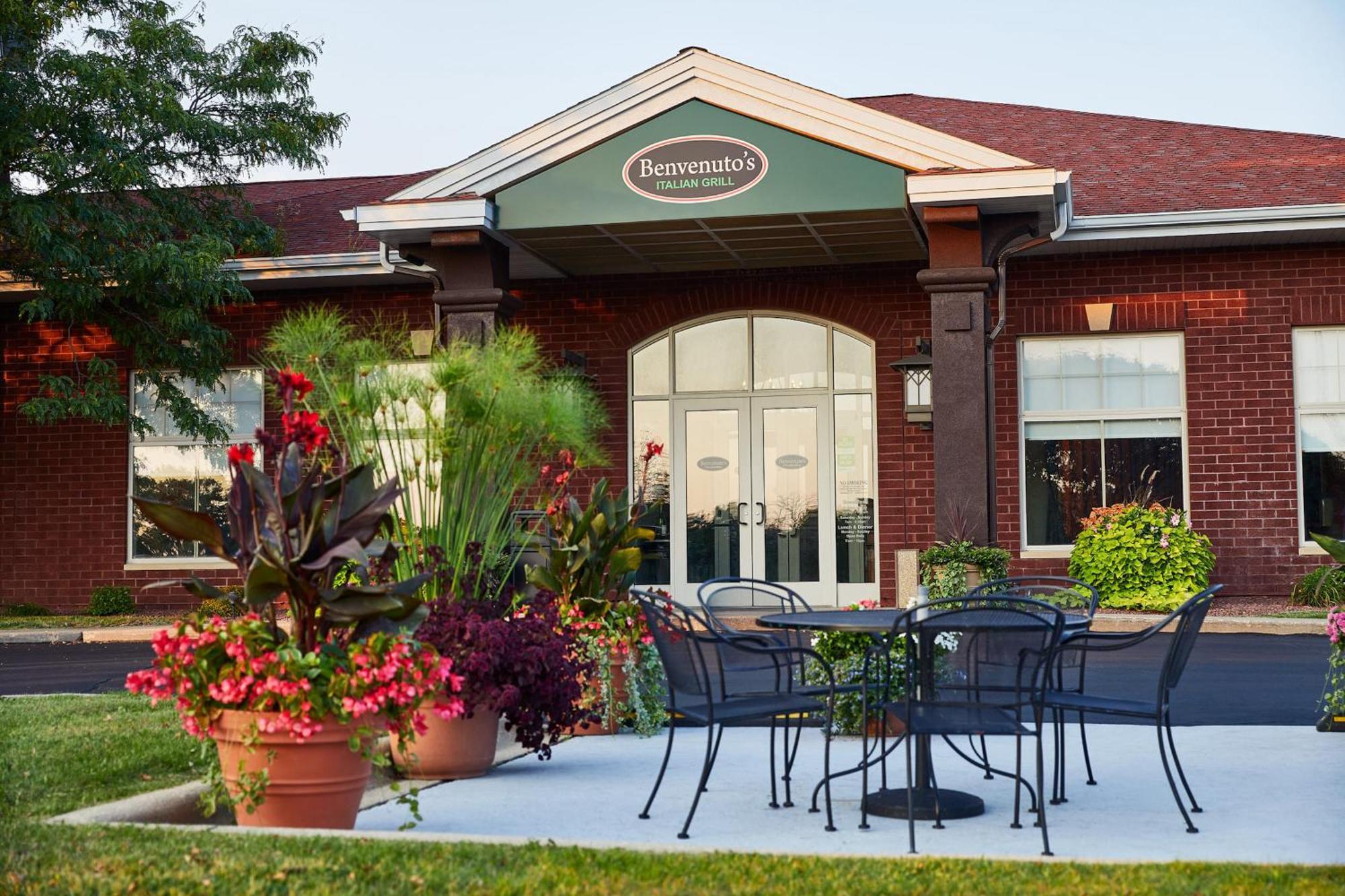 Holiday Inn Hotel & Suites Madison West - Middleton By Ihg Екстериор снимка