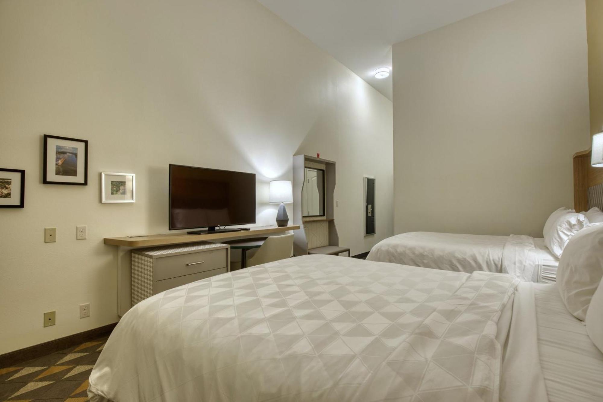 Holiday Inn Hotel & Suites Madison West - Middleton By Ihg Екстериор снимка